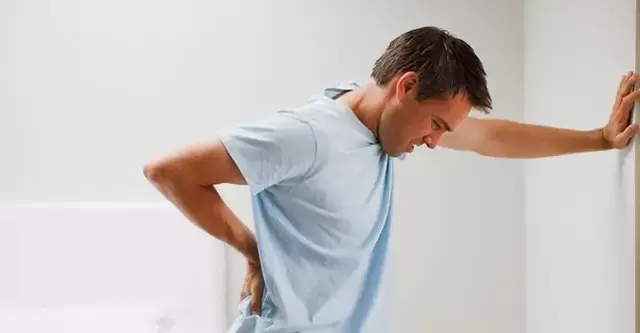 A dor na rexión lumbosacra nun home é un sinal de prostatite crónica